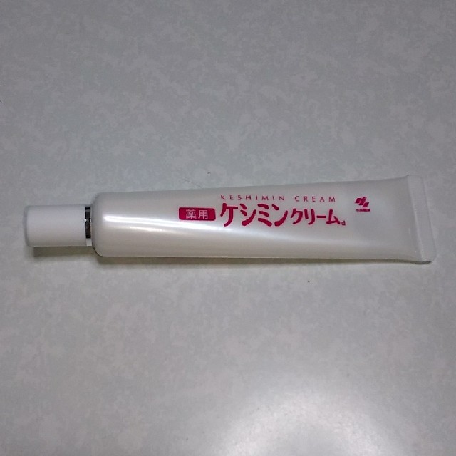 小林製薬(コバヤシセイヤク)の薬用 ケシミンクリーム コスメ/美容のボディケア(その他)の商品写真