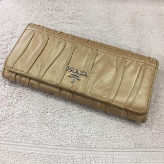 プラダ(PRADA)の専用です！プラダ 長財布 ゴールド 中古(財布)