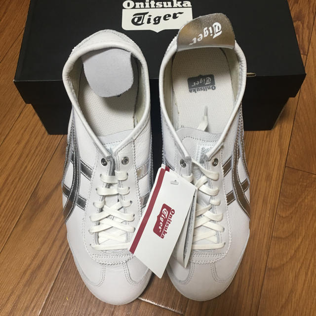 Onitsuka Tiger - オニヅカタイガー 白×銀 限定カラー レアの通販 by pacha's shop｜オニツカタイガーならラクマ