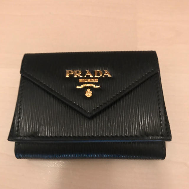 PRADA(プラダ)の★糸夌様専用★【新品未使用】プラダPRADAミニ財布 レディースのファッション小物(財布)の商品写真