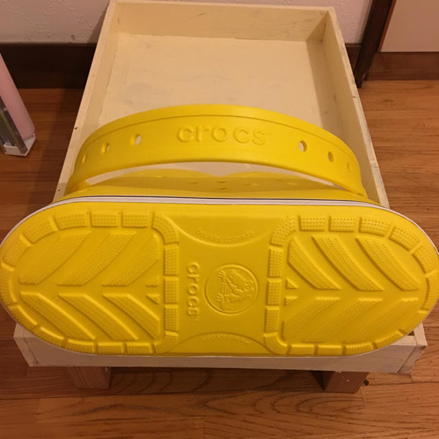 crocs(クロックス)のクロックス シューズ型バック イエロー レディースのバッグ(ハンドバッグ)の商品写真