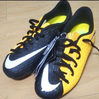 ナイキ(NIKE)の【新品】NIKE　サッカースパイク　22.5(シューズ)