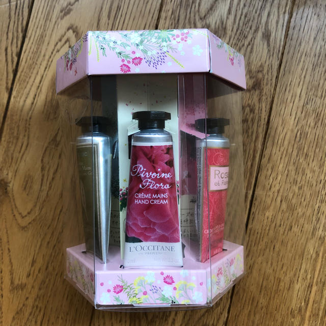 L'OCCITANE(ロクシタン)の新品 ロクシタン ハンドクリーム ギフトボックス コスメ/美容のボディケア(ハンドクリーム)の商品写真