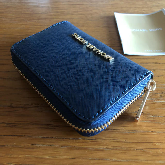 【sale】 michael kors 新品 ミニ財布 紺 (傷あり)