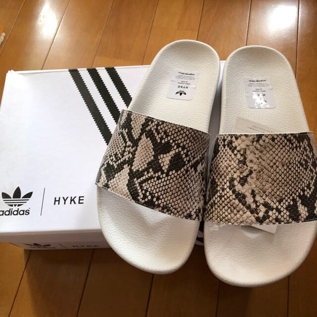 HYKE(ハイク)のHYKE adidas 23.5cm レディースの靴/シューズ(サンダル)の商品写真