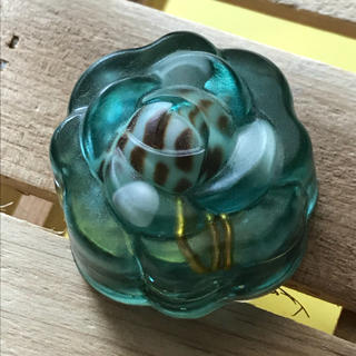 貝殻のオルゴナイト・バラ型(置物)
