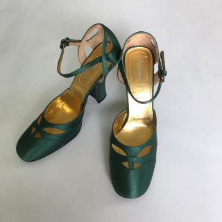 ミュウミュウ(miumiu)の〈値下げ〉MIU MIU デザインパンプス新品 38.5(ハイヒール/パンプス)