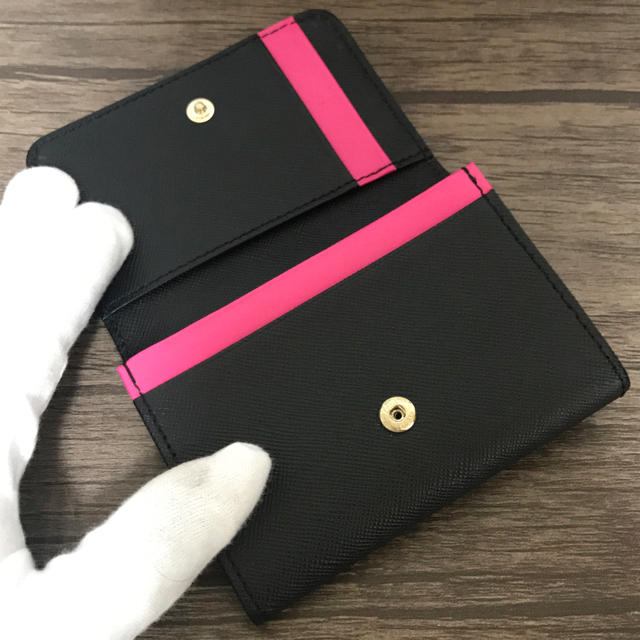 Paul Smith(ポールスミス)の【人気 未使用】ポールスミス 花柄 レザー カードケース 名刺入れ ネイビー系 メンズのファッション小物(名刺入れ/定期入れ)の商品写真