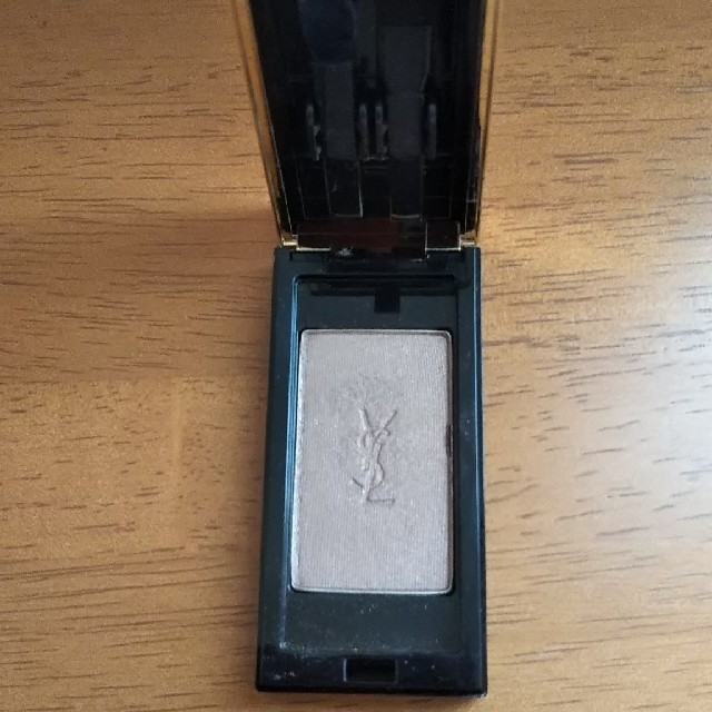 Yves Saint Laurent Beaute(イヴサンローランボーテ)の最終SALE!【YSL】アイシャドウ Couture mono 17 コスメ/美容のベースメイク/化粧品(アイシャドウ)の商品写真