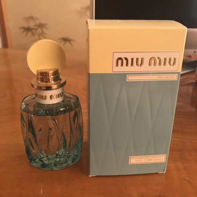 miumiu(ミュウミュウ)のmiumiu♡ローブルー♡100ml コスメ/美容の香水(香水(女性用))の商品写真