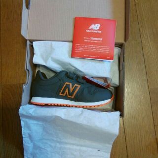 ニューバランス(New Balance)の【新品】17.5㎝ new balance KV500 カーキ×オレンジ(スニーカー)