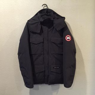 カナダグース(CANADA GOOSE)の値下げ！  カナダグース カムループス ダウンジャケット ネイビー Mサイズ(ダウンジャケット)