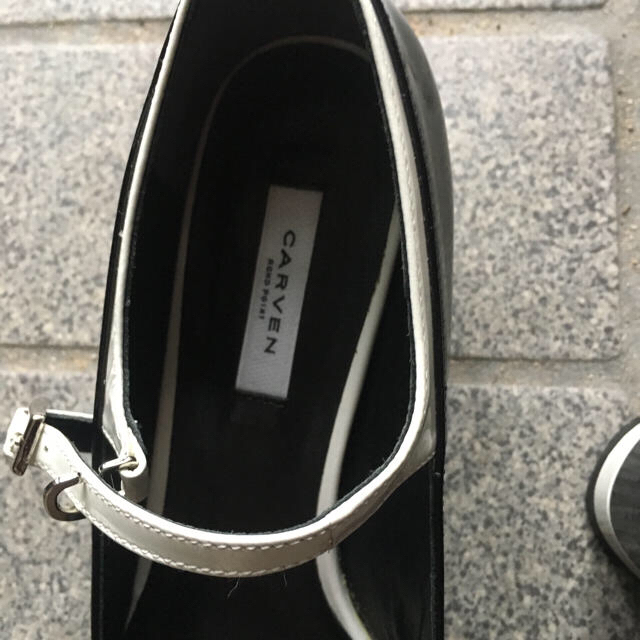 CARVEN(カルヴェン)のCARVEN エナメルパンプス レディースの靴/シューズ(ローファー/革靴)の商品写真