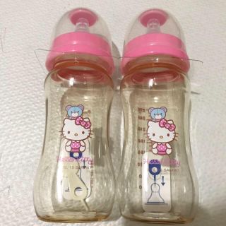 サンリオ(サンリオ)の⚠️台湾より発送⚠️新品 ハローキティ プラスチック哺乳瓶 270ml×2 広口(哺乳ビン)