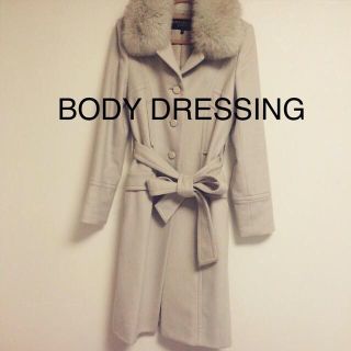 ボディドレッシングデラックス(BODY DRESSING Deluxe)の1回着用/膝下丈コート/ボディドレ/上品(ロングコート)