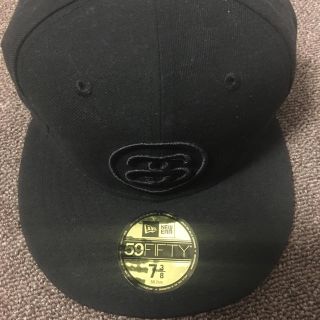 ステューシー(STUSSY)のNEW ERA×stussy 7 3/8 cap キャップ BLACK(キャップ)