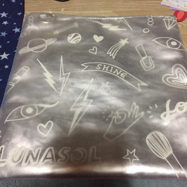 LUNASOL(ルナソル)のルナソル  ノベルティポーチ レディースのファッション小物(ポーチ)の商品写真