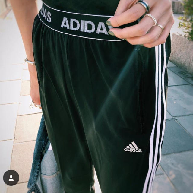 moussy(マウジー)の即完売☆MOUSSY×adidasコラボ3ストライプスパンツtights msy レディースのレッグウェア(レギンス/スパッツ)の商品写真