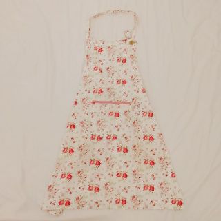 ローラアシュレイ(LAURA ASHLEY)のローラアシュレイ♡エプロン(収納/キッチン雑貨)