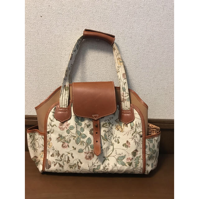 Hug O War - 10日まで値下げ!ハグオーワー ポーターリバティ Hug O War - 10日まで値下げ!ハグオーワー ポーターリバティ