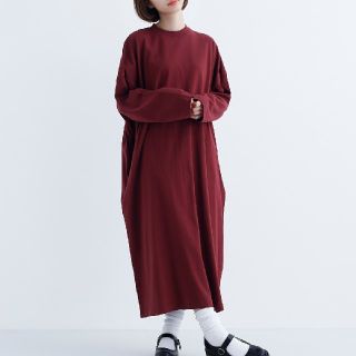 メルロー(merlot)のカットソープルオーバーワンピース👗(ひざ丈ワンピース)