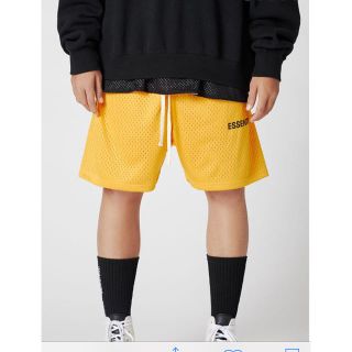 フィアオブゴッド(FEAR OF GOD)のfear of god essentials Mesh Shorts 黄 S(ショートパンツ)