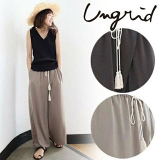 アングリッド(Ungrid)のヴィンテージサテンパンツ(カジュアルパンツ)