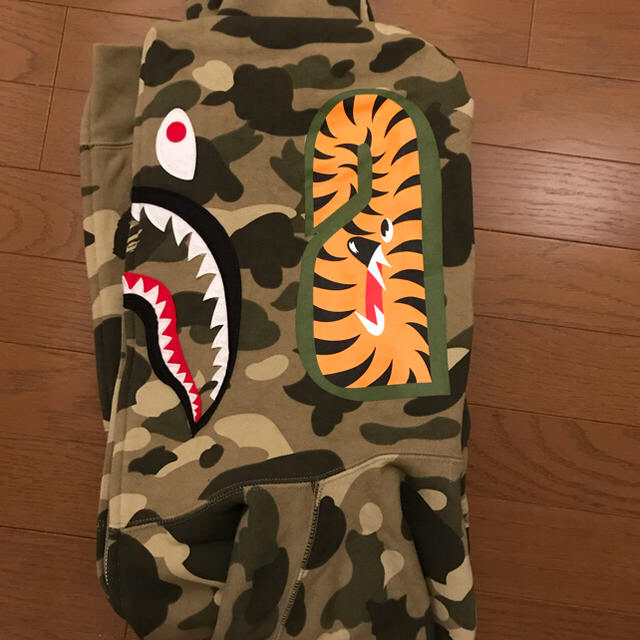 A BATHING APE(アベイシングエイプ)のコウ様専用 BAPE シャークパーカー a bathing ape shark メンズのトップス(パーカー)の商品写真