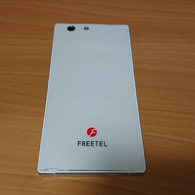 ジャンク　FREETEL SAMURAI (FTJ152C) スマホ/家電/カメラのスマートフォン/携帯電話(スマートフォン本体)の商品写真