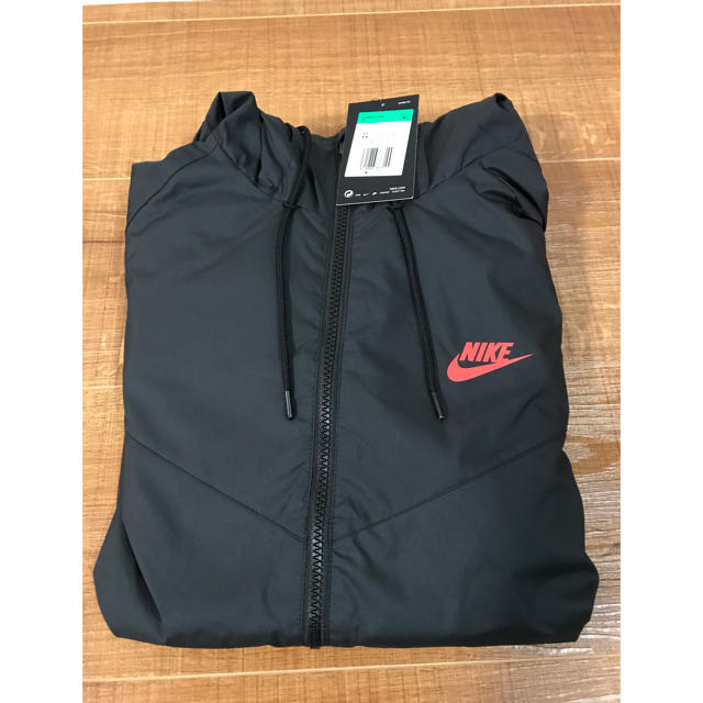 NIKE(ナイキ)のNIKE ナイロンジャケット atmos 赤 XL サイズ メンズのジャケット/アウター(ナイロンジャケット)の商品写真