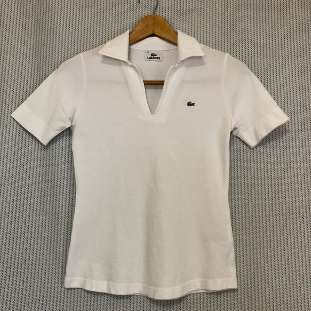 LACOSTE(ラコステ)の【S.A様ご予約中】 LACOSTE半袖 Vネック ポロシャツ ＊38＊白＊ レディースのトップス(ポロシャツ)の商品写真