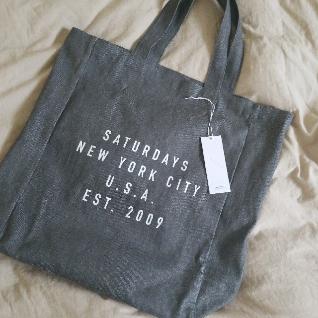 SATURDAYS SURF NYC(サタデーズサーフニューヨークシティー)のSATURDAYS NYC / Establish Logo Tote Bag メンズのバッグ(トートバッグ)の商品写真