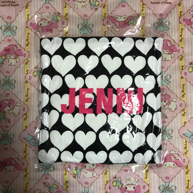 JENNI(ジェニィ)のJENNI ジェニィ ノベルティ クッション ハート 新品未開封 エンタメ/ホビーのコレクション(ノベルティグッズ)の商品写真