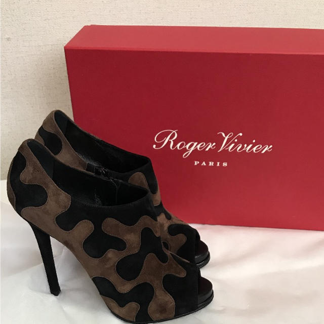 ROGER VIVIER(ロジェヴィヴィエ)のお値下げ。超レア！ロジェヴィヴィエ  ブーティー レディースの靴/シューズ(ブーティ)の商品写真