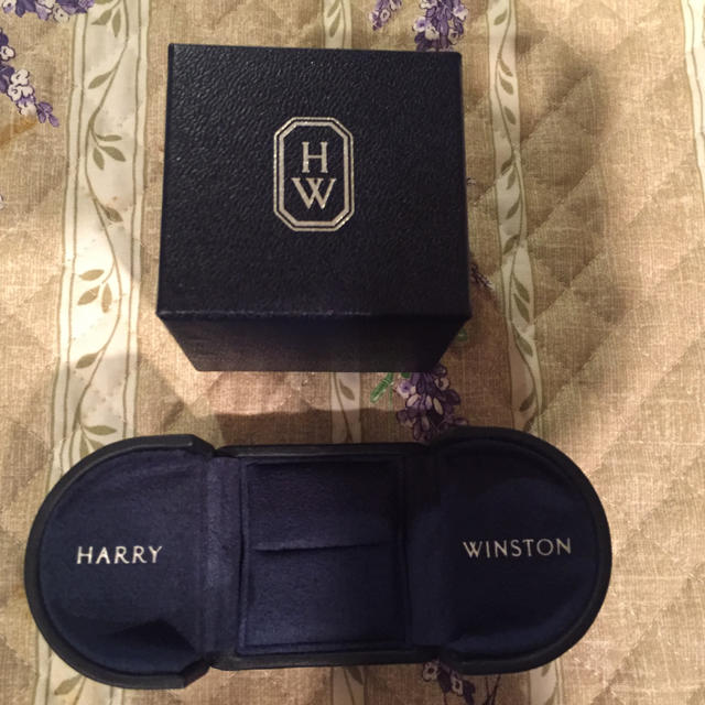 HARRY WINSTON(ハリーウィンストン)の新品！ハリー・ウィンストン Harry Winston リングケースと箱のセット レディースのアクセサリー(その他)の商品写真