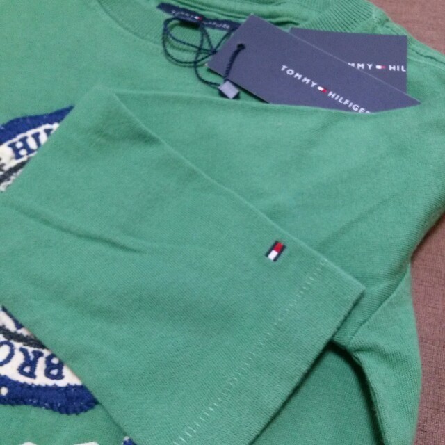 TOMMY HILFIGER(トミーヒルフィガー)の最終値下げtommyタグ付ロンT 110 キッズ/ベビー/マタニティのキッズ服男の子用(90cm~)(その他)の商品写真