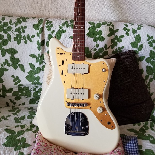 Fender(フェンダー)のsquier jazzmaster mascis 楽器のギター(エレキギター)の商品写真