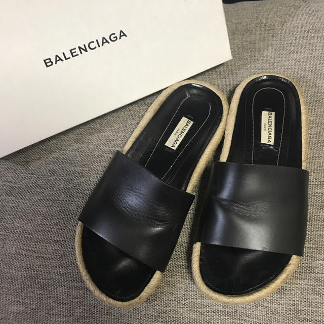 Balenciaga(バレンシアガ)のBALENCIAGA サンダル 美品 レディースの靴/シューズ(サンダル)の商品写真