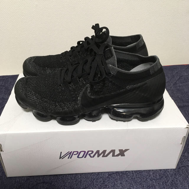 NIKE(ナイキ)の中古 nike air vapormax black 26cm メンズの靴/シューズ(スニーカー)の商品写真