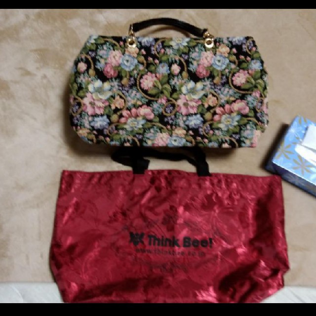 Think Bee!(シンクビー)の[美品]シンクビー！豪華花柄バッグ レディースのバッグ(トートバッグ)の商品写真