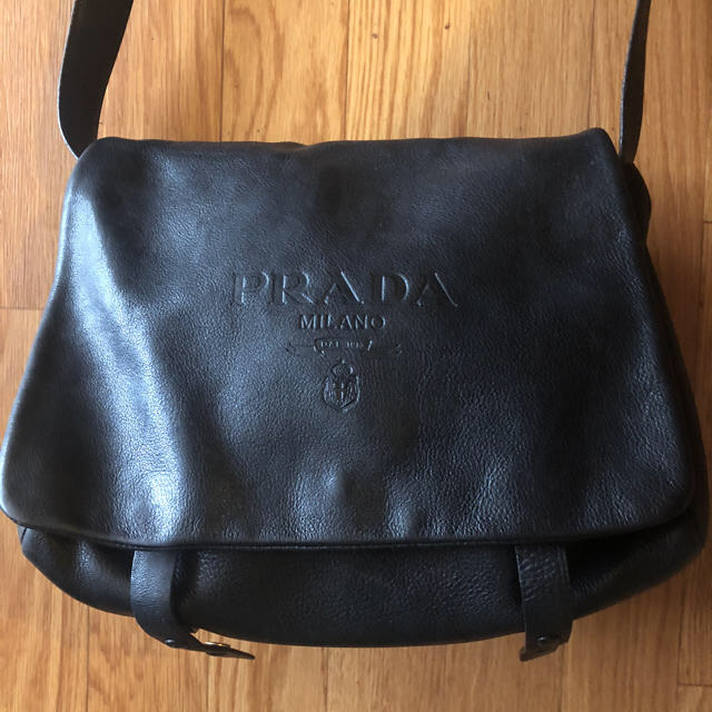 PRADA(プラダ)のyuuさん専用PRADA本革斜めがけショルダー レディースのバッグ(ショルダーバッグ)の商品写真