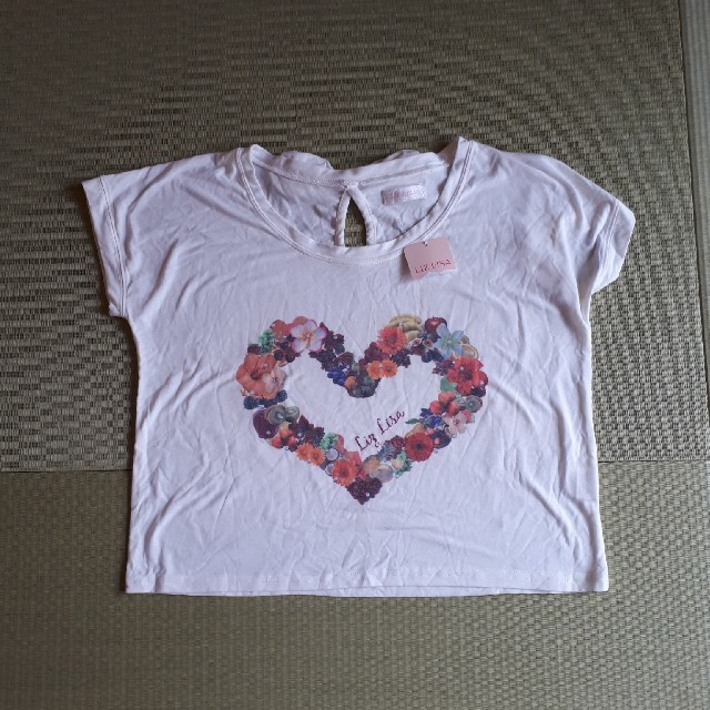 LIZ LISA(リズリサ)の新品未使用　リズリサ　ショート丈　トップス レディースのトップス(Tシャツ(半袖/袖なし))の商品写真