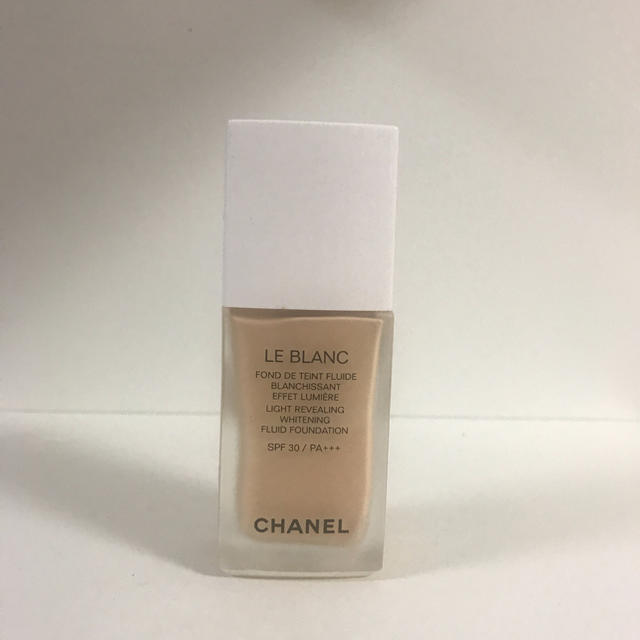 CHANEL(シャネル)のシャネル ル ブラン フリュイド ルミエール ファンデーション コスメ/美容のベースメイク/化粧品(ファンデーション)の商品写真