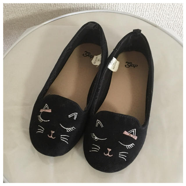 babyGAP(ベビーギャップ)の☆専用☆ baby gap 猫 靴  キッズ/ベビー/マタニティのキッズ靴/シューズ(15cm~)(その他)の商品写真