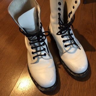 ドクターマーチン(Dr.Martens)のDr.Martens ドクターマーチン 10ホール ホワイト 白<値下げ中>(ブーツ)