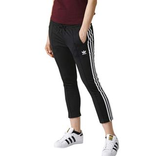 アディダス(adidas)のadidas(カジュアルパンツ)