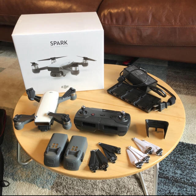 本物 am dji spark ドローン fly more combo ホビーラジコン 本物 am dji spark ドローン fly more combo ホビーラジコン