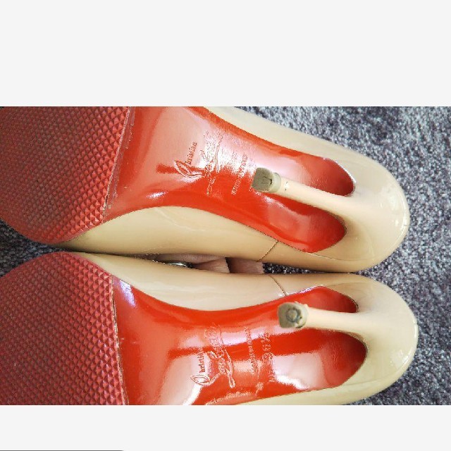 Christian Louboutin(クリスチャンルブタン)のルブタン　パンプス　期間限定お値下げ♡ レディースの靴/シューズ(ハイヒール/パンプス)の商品写真