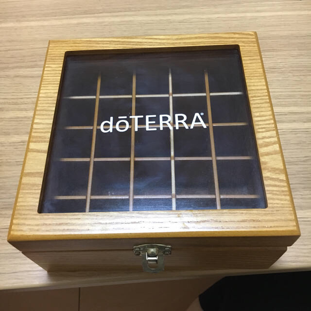 doTERRA ドテラ アロマオイルボックス(木製)の通販 by よっT's shop｜ラクマ