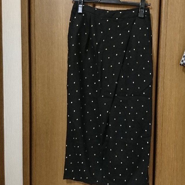 KBF(ケービーエフ)のMILK様専用*KBF ドット刺繍タイトスカート レディースのスカート(ひざ丈スカート)の商品写真